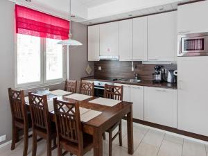 Køkken eller tekøkken på Holiday Home Yllästar 3 as 506 by Interhome