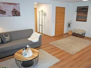 Posezení v ubytování Apartment Jonas by Interhome