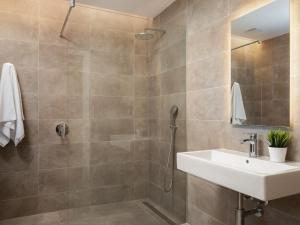 Kúpeľňa v ubytovaní Villa Old Olive VIII by Interhome