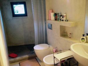 Vannas istaba naktsmītnē Apartment in Chamonix