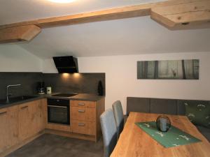 Kuchyňa alebo kuchynka v ubytovaní Apartment Geislerhof by Interhome