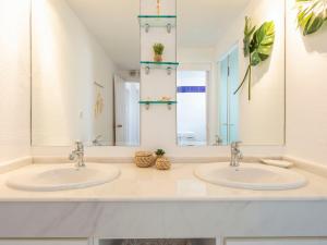 Łazienka w obiekcie Apartment Puerto Banus OPQ by Interhome