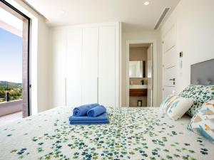 Postel nebo postele na pokoji v ubytování Villa Villa Atina by Interhome