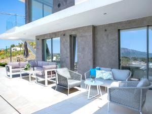Posezení v ubytování Villa Villa Atina by Interhome