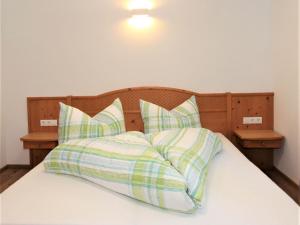 Posteľ alebo postele v izbe v ubytovaní Apartment Bernadette by Interhome