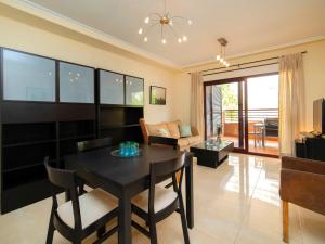 Posezení v ubytování Apartment Riviera-2 by Interhome