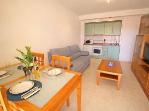Kuchyň nebo kuchyňský kout v ubytování Apartment Amatista 09 by Interhome