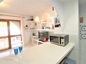 Kuchyňa alebo kuchynka v ubytovaní Holiday Home Alkabir playa by Interhome