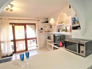 Kuchyňa alebo kuchynka v ubytovaní Holiday Home Alkabir playa by Interhome