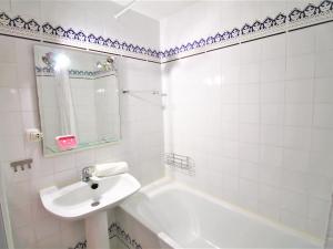 Kúpeľňa v ubytovaní Holiday Home Alkabir playa by Interhome