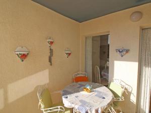 Posedenie v ubytovaní Apartment Apolo IV-12 by Interhome