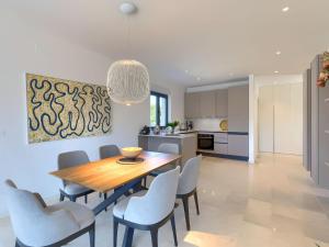 Kuchyň nebo kuchyňský kout v ubytování Holiday Home Villa Irena by Interhome + 31 fotografií