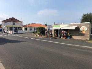 Fotografia z galérie ubytovania Maison 80m2 entièrement rénovée à 1,5km de la plage des Conches v destinácii Longeville-sur-Mer