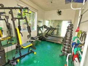 Pusat kecergasan dan/atau kemudahan kecergasan di LOFT EM PETRÓPOLIS - ITAIPAVA