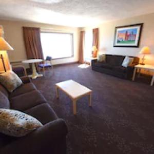 A seating area at Bridge Vista Beach Hotel and Convention Center