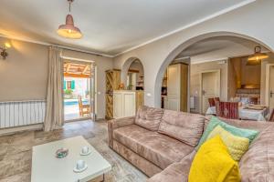 Część wypoczynkowa w obiekcie Villa Kata in Selina
