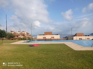 Bazén v ubytovaní impresionantes vistas en Baiona alebo v jeho blízkosti