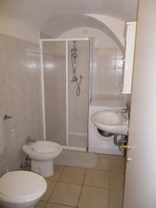 Ένα μπάνιο στο Open space con giardino vicino mare 010007-LT-0081