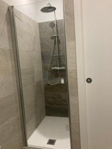 A bathroom at Casa Patrito - Appartamento Barolo