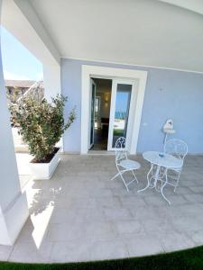 A balcony or terrace at Dolce Dimora Charme Mare