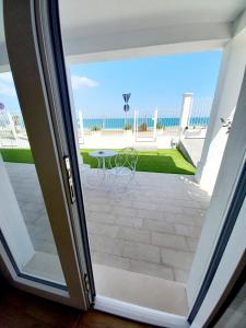 A balcony or terrace at Dolce Dimora Charme Mare