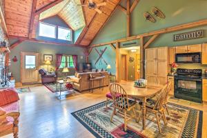 Dapur atau dapur kecil di Slaty Fork Escape with Mountain View and Hot Tub!
