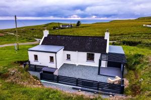 Gallery image of No. 6 - the little house that gives you a hug in Trumpan +42 photos