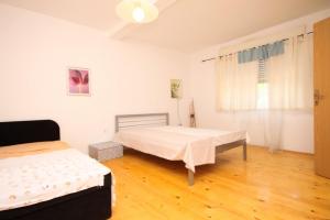 Fotografie z fotogalerie ubytování Apartments with a parking space Krbune, Central Istria - Sredisnja Istra - 7670 v destinaci Krbune