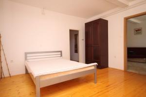 Fotografie z fotogalerie ubytování Apartments with a parking space Krbune, Central Istria - Sredisnja Istra - 7670 v destinaci Krbune
