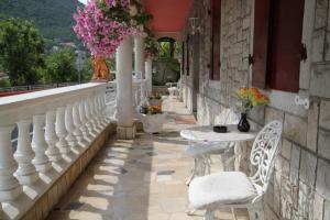 Fotografie z fotogalerie ubytování Apartments and rooms with parking space Moscenicka Draga, Opatija - 7772 v destinaci Mošćenička Draga + 37 fotografií