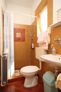 Koupelna v ubytování Apartments with a parking space Opatija - Pobri, Opatija - 7851