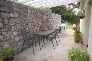 Ein Garten an der Unterkunft Apartments with a parking space Moscenicka Draga, Opatija - 7786