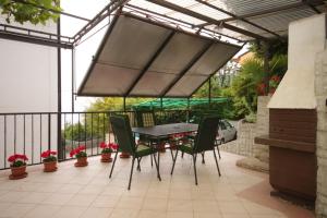Fotografia z galérie ubytovania Apartments with a parking space Opatija - 7857 v destinácii Opatija