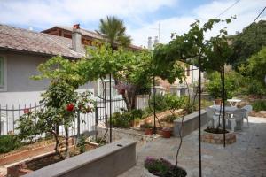 Κήπος έξω από το Apartments with WiFi Mali Losinj (Losinj) - 7943