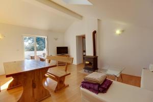 Μια τηλεόραση ή/και κέντρο ψυχαγωγίας στο Apartment Artatore 8022d