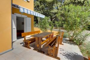 Fotografie z fotogalerie ubytování Apartments by the sea Artatore, Losinj - 8022 v destinaci Čunski