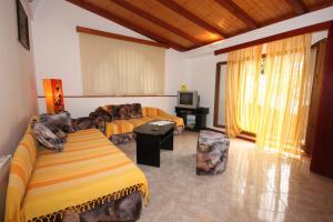 Posteľ alebo postele v izbe v ubytovaní Apartments with a parking space Veli Losinj, Losinj - 8029