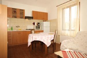 Fotografia z galérie ubytovania Apartments by the sea Mali Losinj (Losinj) - 8027 v Mali Lošinj