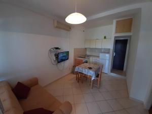 Kuchyň nebo kuchyňský kout v ubytování Apartments by the sea Lumbarda, Korcula - 9236