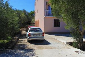 Zdjęcie z galerii obiektu Apartments by the sea Lumbarda, Korcula - 9302 w mieście Lumbarda