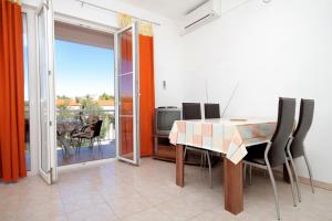 Zdjęcie z galerii obiektu Apartments by the sea Lumbarda, Korcula - 9302 w mieście Lumbarda
