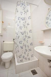 Ένα μπάνιο στο Apartments by the sea Novalja, Pag - 9284