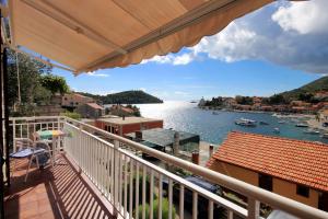 Fotografia z galérie ubytovania Apartments by the sea Brna, Korcula - 9187 v destinácii Brna