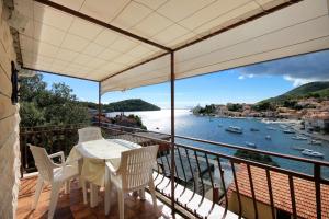 Fotografia z galérie ubytovania Apartments by the sea Brna, Korcula - 9187 v destinácii Brna