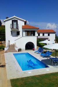 Bazén v ubytovaní Holiday house with a swimming pool Zagore, Opatija - 7922 alebo v jeho blízkosti