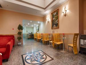 Posezení v ubytování Flushing Hotel