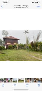 dos fotos de una casa y una captura de pantalla de un sitio web en Pondok Ganesha Bali en Gitgit