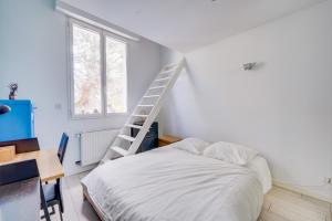 Foto dalla galleria di Bordeaux centre, Appartement privatif et 5 chambres privées, piscine, parking a Bordeaux