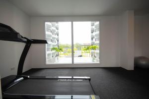 Fitness centrum a/nebo fitness zařízení v ubytování Mantra Beach condominium M257
