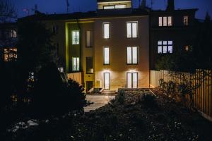 Budova, v ktorej sa apartmán nachádza